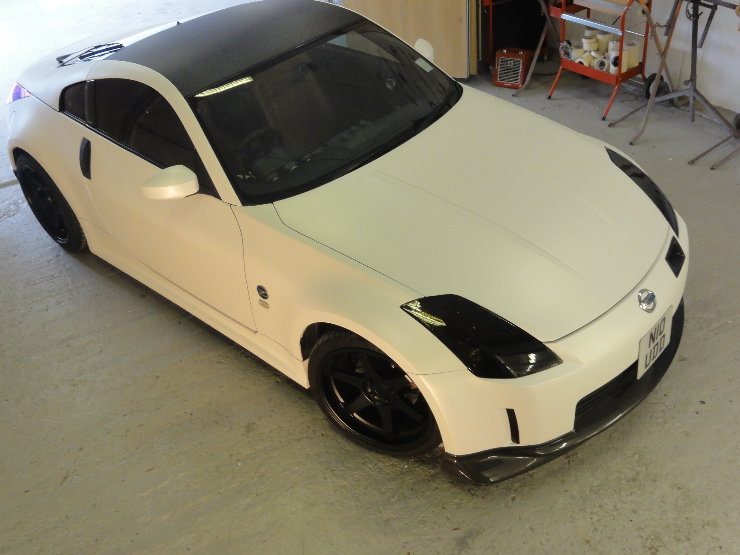 Pearl-carbon-Nissan-350z-12