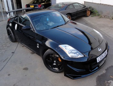 Nissan 350z black car resprays