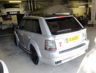 rear bumper range rover installation at rt performance in london